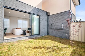 Apartment | Reception - Brand-new 3-bed Townhouse in Pascoe Vale (Melbourne)