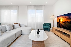 Apartment | Living room - Brand-new 3-bed Townhouse in Pascoe Vale (Melbourne)