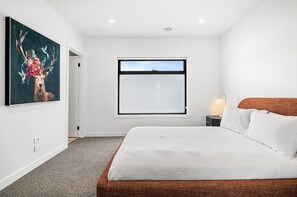 Apartment | 3 bedrooms, bed sheets - Brand-new 3-bed Townhouse in Pascoe Vale (Melbourne)