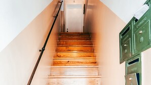 Unclassified image, 5 of 19, button - 1-bed Near Alfama & Santa Apolonia (Lisbon)
