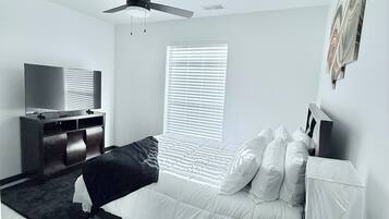 Fer et planche Ă repasser, Wi-Fi, draps fournis