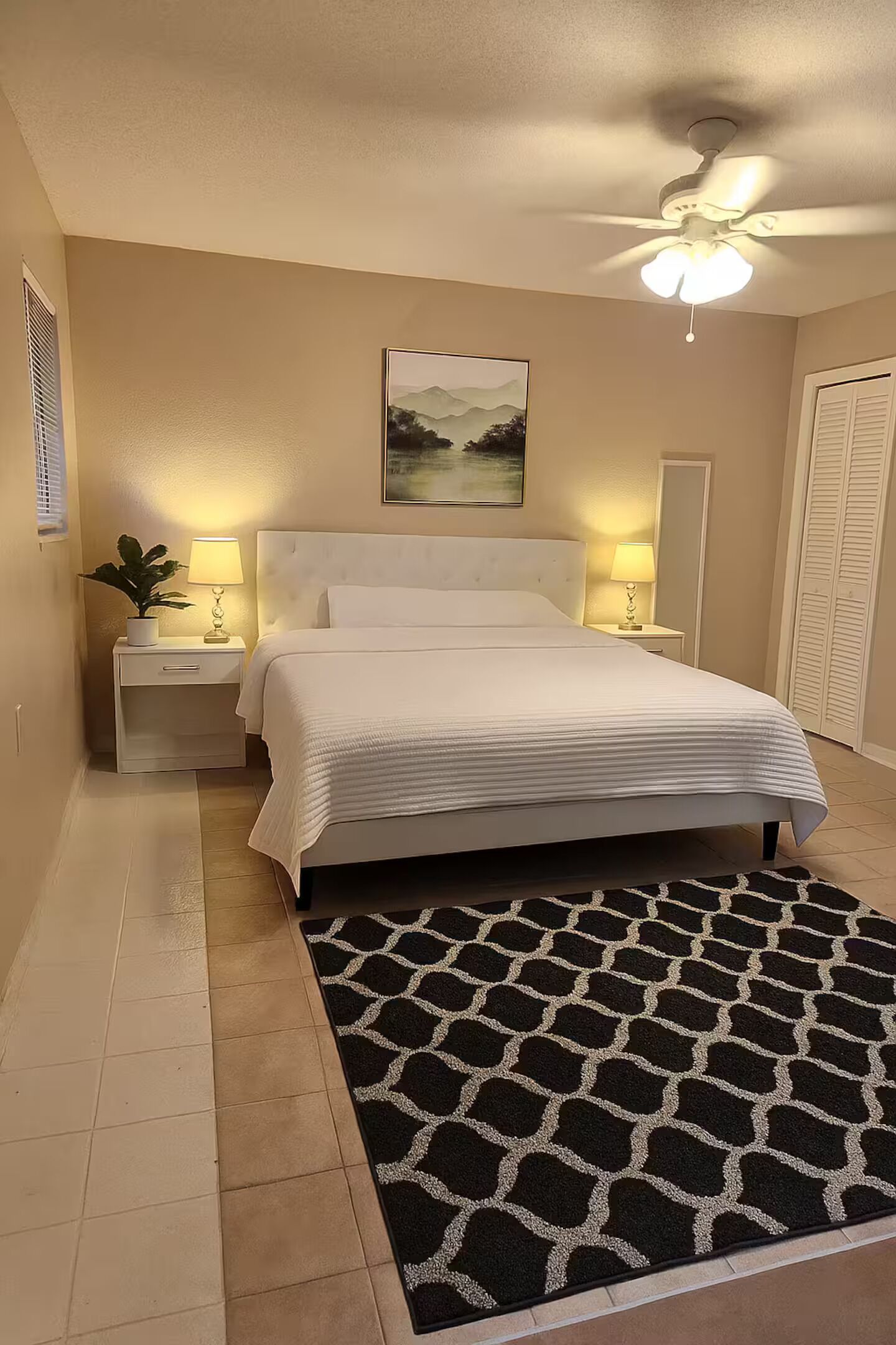 Iron/ironing board, WiFi, bed sheets