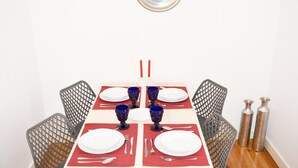 Dining - Stay by Sao Jorge Castle (Lisbon)