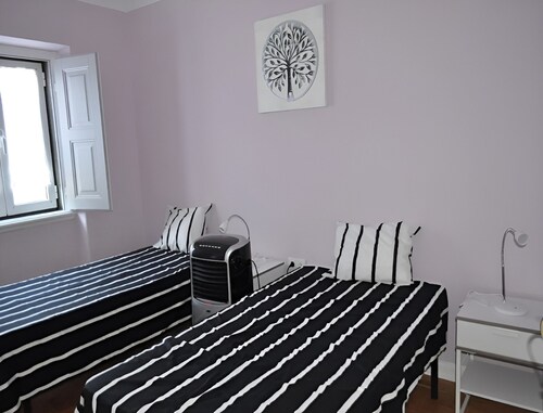 Apartment Near Roman Temple