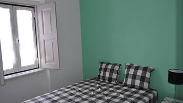 2 عدّة غرف نوم ومكواة/لوح كي