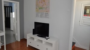 Unclassified image, 5 of 13, button - Apartment Near Roman Temple (Évora)