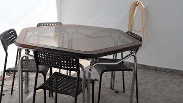 House | Outdoor dining