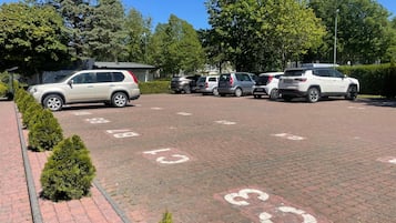 المنطقة المحيطة بالمنشأة