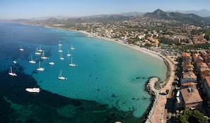 View from property - Corsican Coastal Apartment for 4 (L'Île-Rousse)