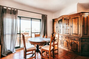 Apartment | Dining - Gem Near Lisbon & Beach (Amadora)