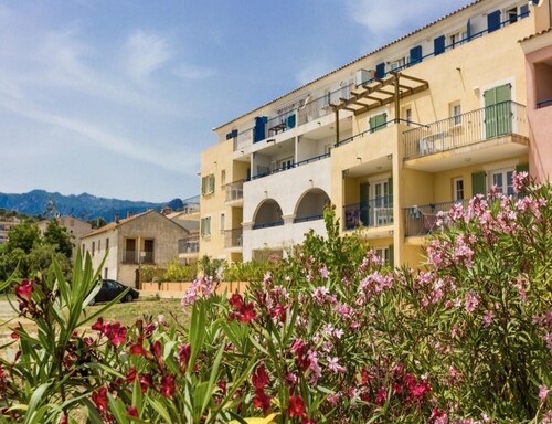 Solenzara Holiday Home With Garage