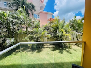 Property grounds - Blue Topaz: Cozy Studio in the Heart of Maho Sint Maarten (Sint Maarten)