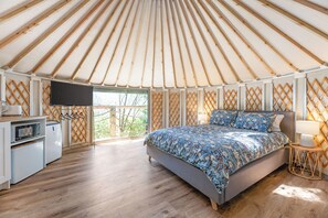 1 bedroom, WiFi, bed sheets - Mountain Yurt Retreat - Dandenong Ranges (Upwey)