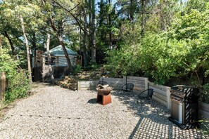 Property grounds - Mountain Yurt Retreat - Dandenong Ranges (Upwey)
