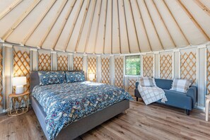 1 bedroom, WiFi, bed sheets - Mountain Yurt Retreat - Dandenong Ranges (Upwey)