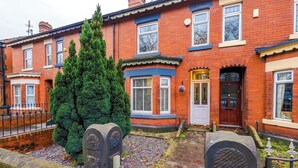 Unclassified image, 2 of 34, button - Walkden, Worsley 4 Bedroom House w/ Free Parking (Worsley)