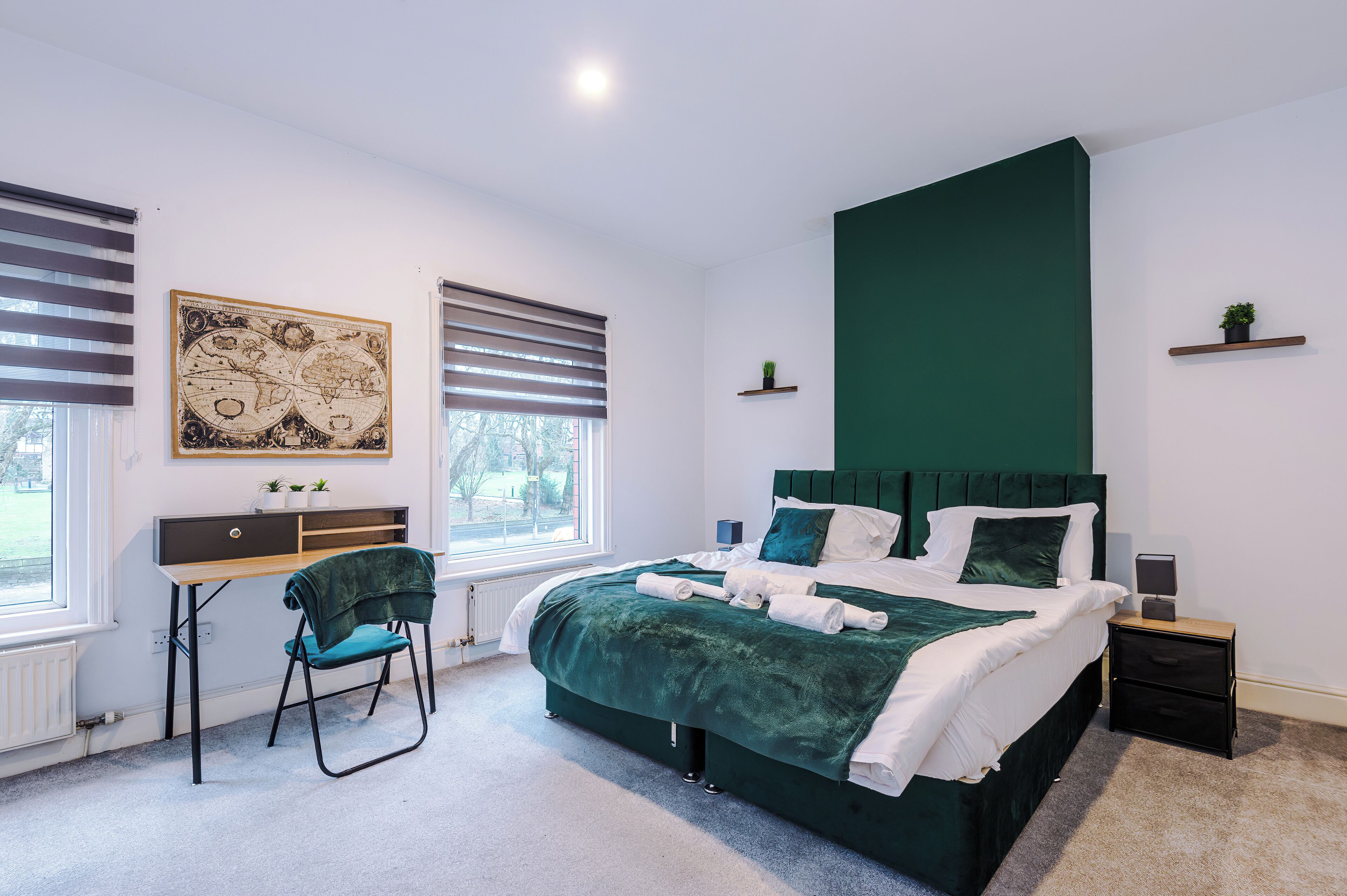 4 bedrooms, iron/ironing board, WiFi, bed sheets