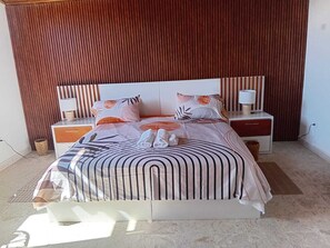 3 bedrooms, desk, iron/ironing board, free WiFi - Quaint 3-bedroom house in Fort Liberte perfect for relaxing stays (Fort liberte)