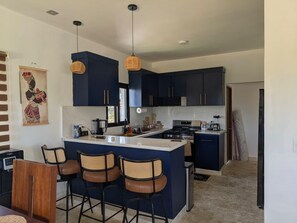 Fridge, microwave, oven, stovetop - Quaint 3-bedroom house in Fort Liberte perfect for relaxing stays (Fort liberte)