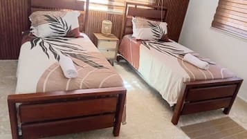 3 Schlafzimmer, Schreibtisch, BĂŒgeleisen/BĂŒgelbrett, kostenloses WLAN