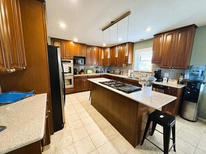 Fridge, microwave, oven, stovetop - Skytop - Hands down the best view on Beaver Lake (Rogers)
