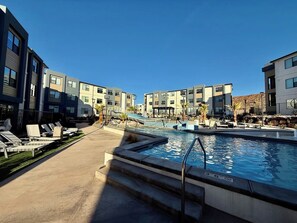 Innenpool, beheizter Pool