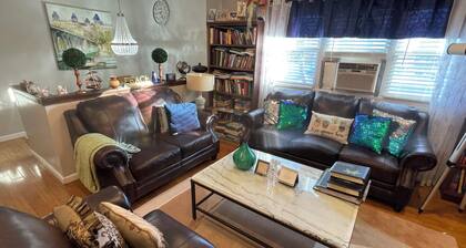 AmilDean Family Oasis: 10 minutes from Connequot Park, the golf course and the beach!