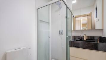 Basic Apartment | Bathroom
