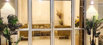 Cozy 4-bedroom cottage in enchanting Gurugram with AC,swimming pool,open bar,dj