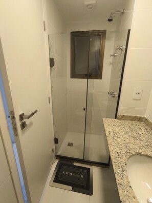 Shower, soap - Ocean Blue Apartment, 80m from Forte Beach (Cabo Frio)