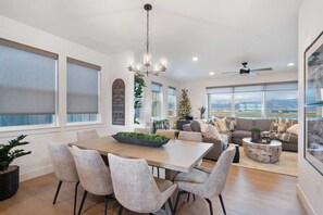 Dining - Modern Retreat for Groups with Majestic Views (Belgrade)