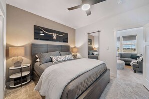 Iron/ironing board, travel crib, WiFi, bed sheets - Modern Retreat for Groups with Majestic Views (Belgrade)