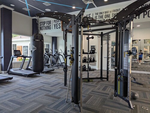 Peaceful Mayo Condo - 5 Min to Mayo, Pool & Gym, Beach & UNF Nearby