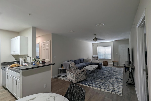 Living Room |Kitchen|Dining Room
Couch-Air conditioning-Heating-TV