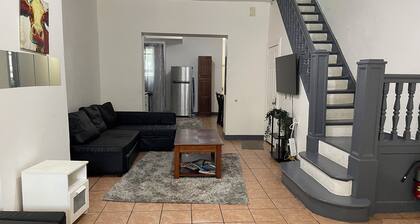 HE, spacious 5 bedrooms 3 bathrooms house entire house