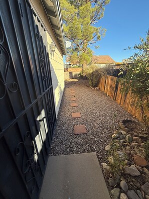 Property grounds - Quiet 3-bedroom house near the hospital in Sierra Vista (Sierra Vista)