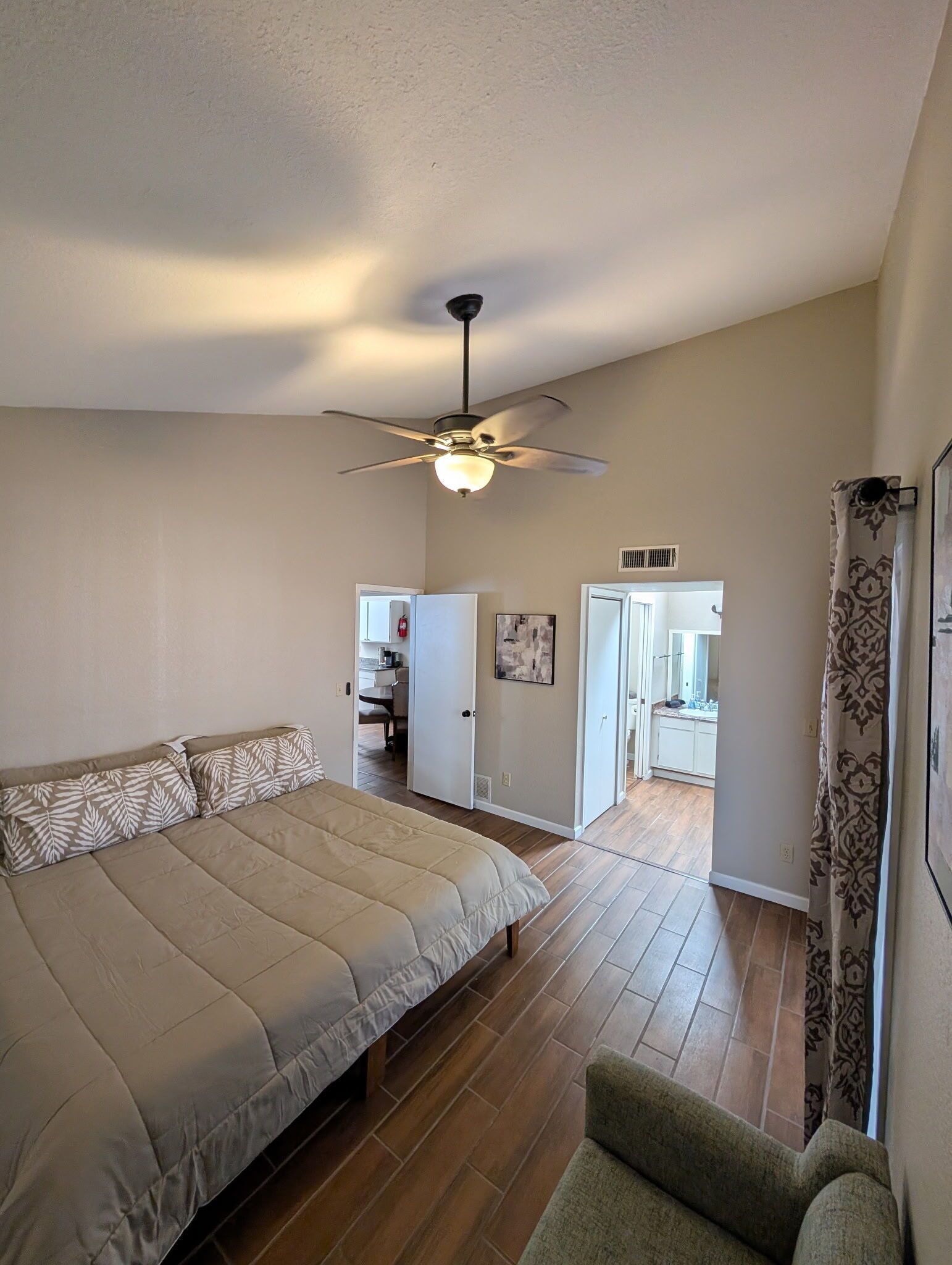 熨斗/熨衣板、WiFi、床单