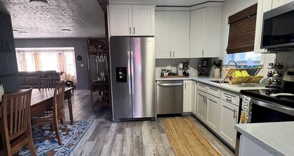 You'll BEE very happy in our cozy, 2-bedroom Ocala cottage