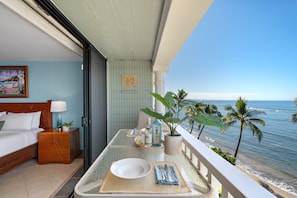 Property grounds - Lahana Shores 517 Oceanfront Studio on the Beach with Lanai & Stunning Island Views (Lahaina)
