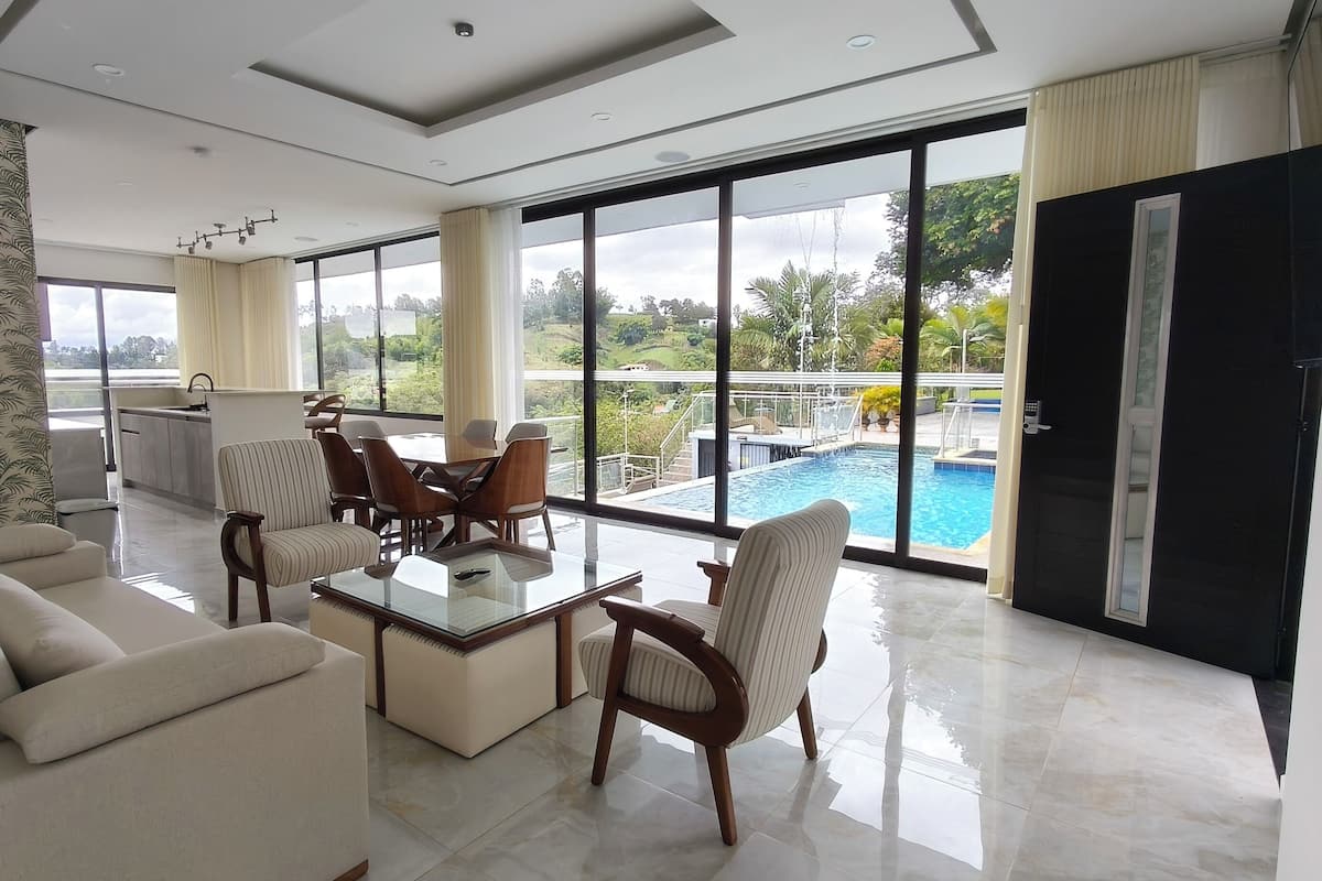 Standard-Apartment, Balkon, Poolblick | Innenbereich