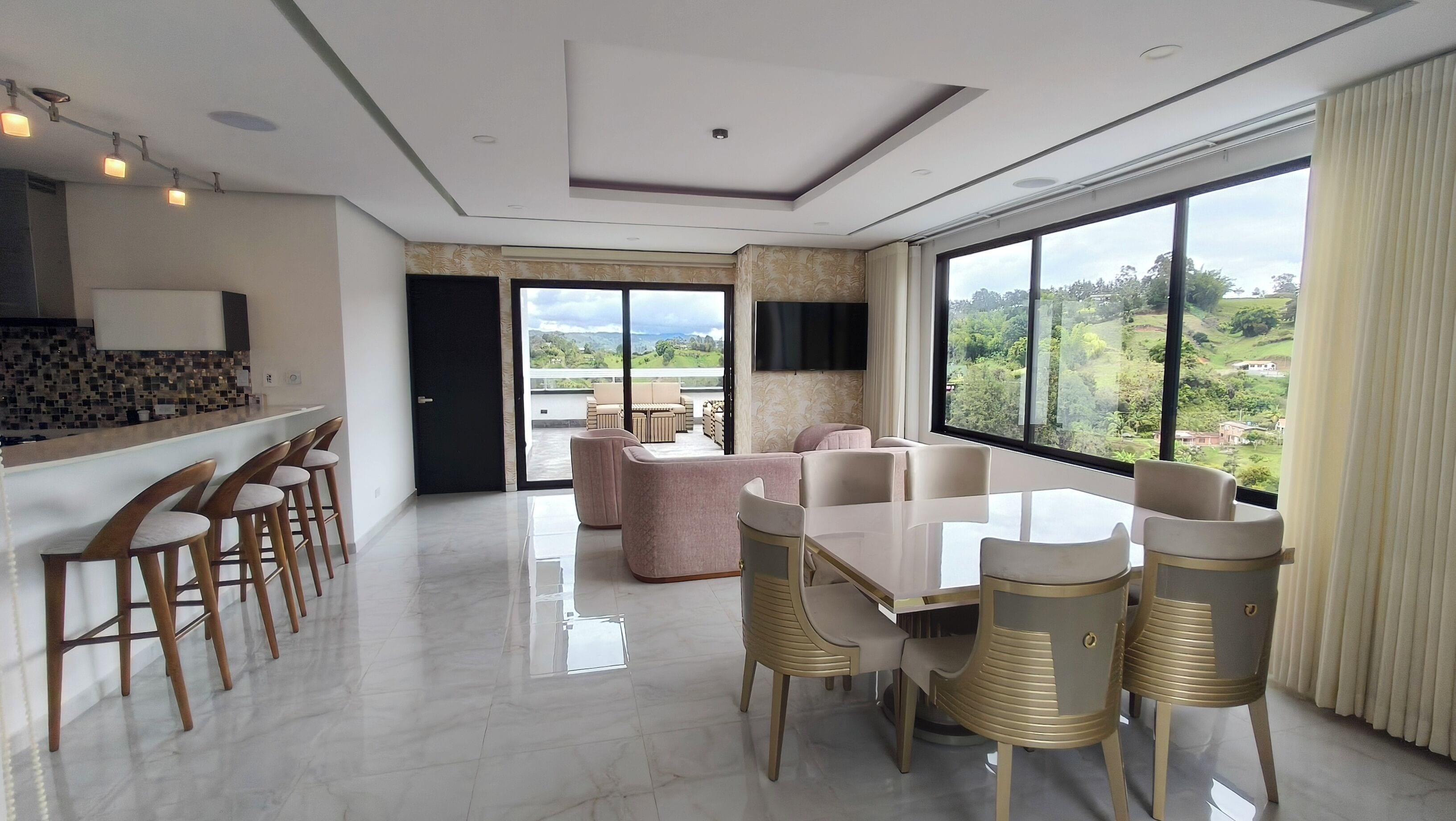 Luxury-Apartment, 2 Schlafzimmer, Bergblick | Wohnbereich