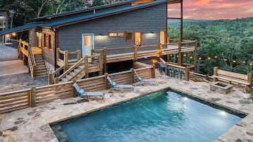 Outdoor pool, a heated pool