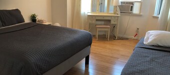 NE,Spacious 4-bedroom townhome in charming Philadelphia with AC