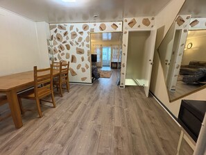Dining - NE,Spacious 5-bedroom  2 bathrooms  in charming Philadelphia with AC (Philadelphia)