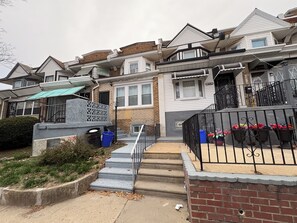Exterior - NE,Spacious 5-bedroom  2 bathrooms  in charming Philadelphia with AC (Philadelphia)