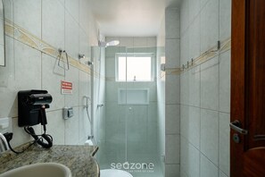 Basic Apartment | Bathroom - Apt With Balcony, Barbecue and Ocean View Rbv0103 (Florianópolis)