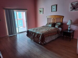 8 bedrooms, iron/ironing board, WiFi, bed sheets