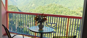 Beautiful 8-bedroom villa with AC in serene Soufriere. Just a few minutes from