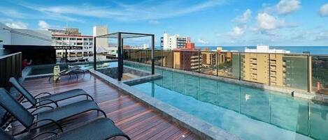 Piscine extérieure, piscine chauffée