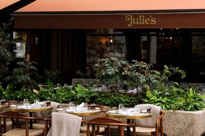 Outdoor dining - Your Place - 2 bedroom Mews House in Notting Hill (London)